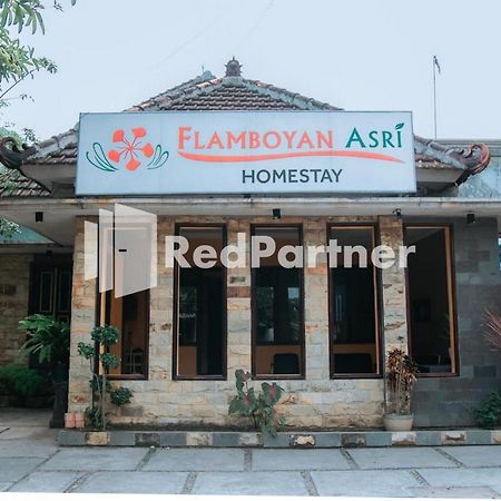 Flamboyan Asri Syariah Mitra Reddoorz Near Kampung Inggris Pare Hotel Ngoại thất bức ảnh