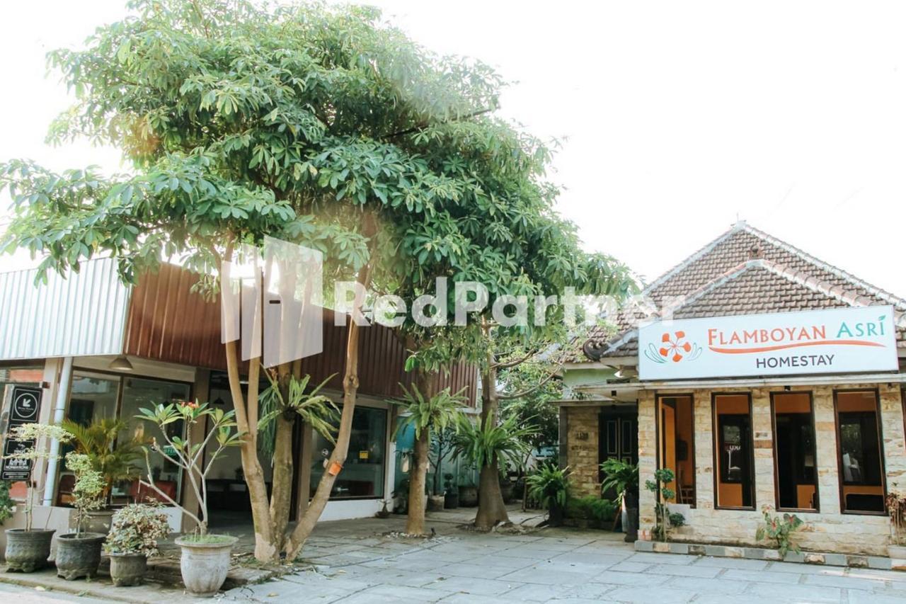 Flamboyan Asri Syariah Mitra Reddoorz Near Kampung Inggris Pare Hotel Ngoại thất bức ảnh