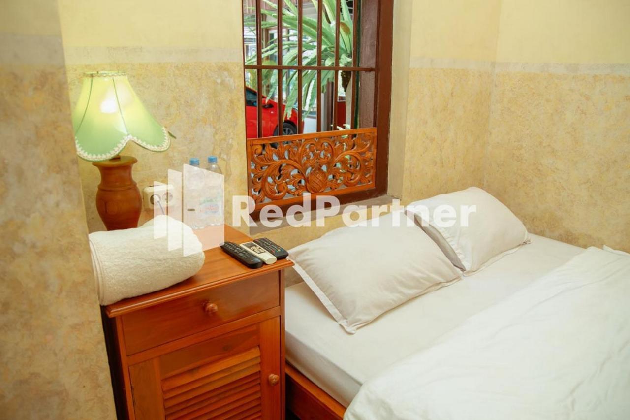 Flamboyan Asri Syariah Mitra Reddoorz Near Kampung Inggris Pare Hotel Ngoại thất bức ảnh