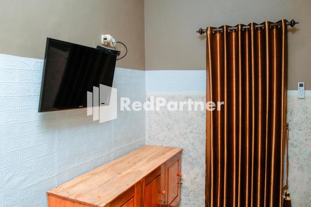 Flamboyan Asri Syariah Mitra Reddoorz Near Kampung Inggris Pare Hotel Ngoại thất bức ảnh