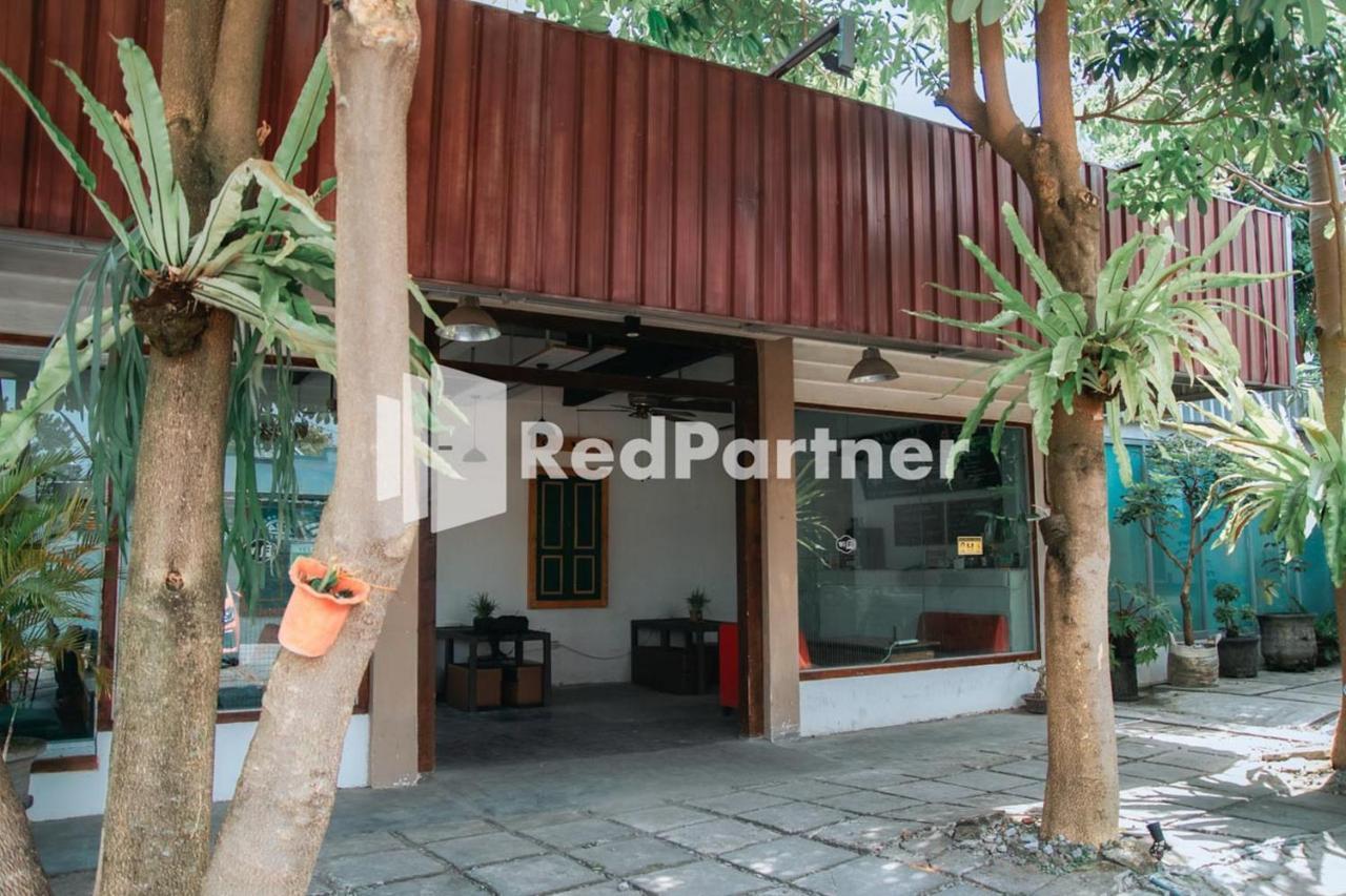 Flamboyan Asri Syariah Mitra Reddoorz Near Kampung Inggris Pare Hotel Ngoại thất bức ảnh